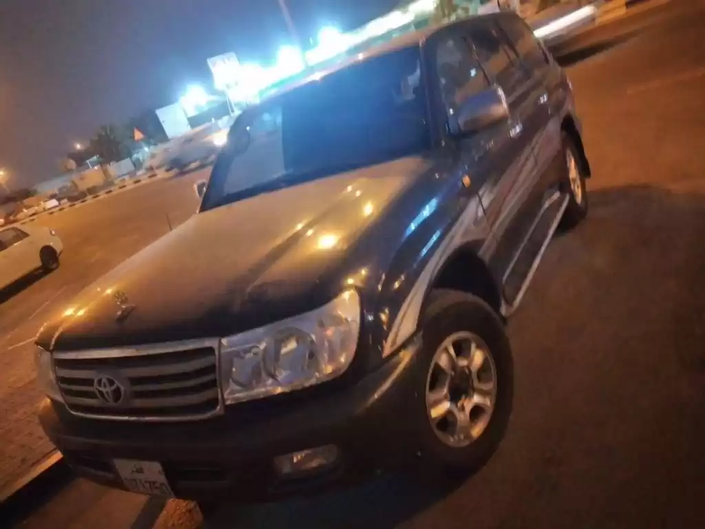 مستعملة Toyota Land Cruiser للبيع في الدوحة #12156 - 1  صورة 